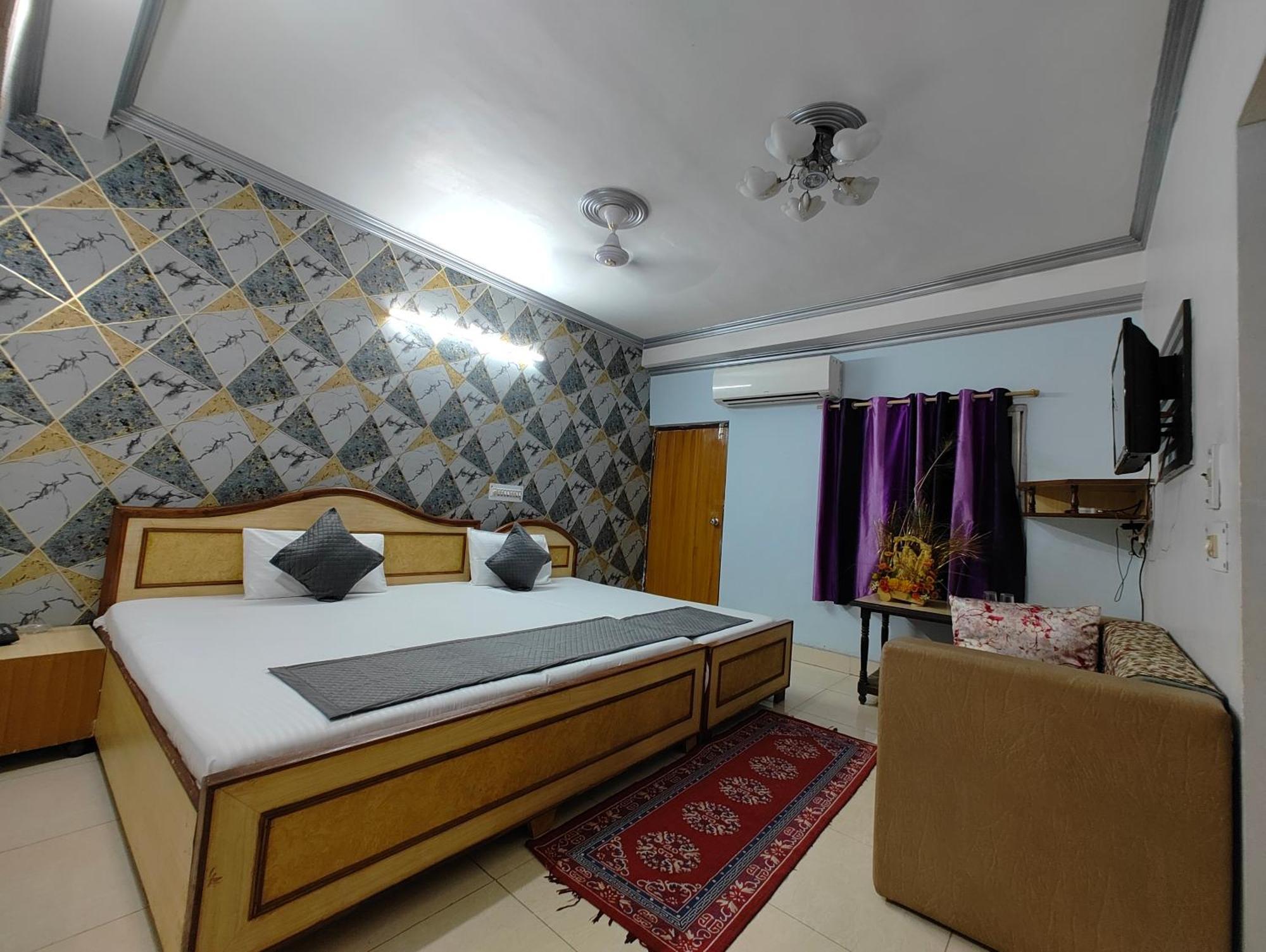 Hotel Swarajya Palace อัครา ภายนอก รูปภาพ